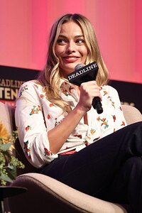 margot-robbie-at-deadline-contenders-film-los-angeles-at-director-s-guild-of-america-11-18-2023-1.jpg.69f40fa41f42ec8d2a30d96117e88a85