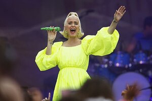 katy-perry-fight-on-concert-for-firefighters-and-bushfire-victims-in-bright-5.jpg.a36cfb1321f955b8f593f78e1fc48d9d