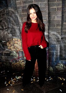 victoria-justice-on-the-backstage-of-new-musical-juliet-on-broadway-in-new-york-12-06-2022-6.jpg.4530bd72a0e8c8acc3131b67f62ce46f
