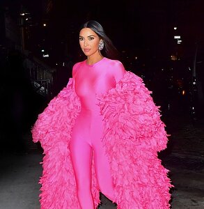 kim-kardashian-in-all-pink-arrives-at-the-snl-after-party-in-nyc-10-09-2021-6.jpg.f247341e15f1d267f6679ac57bdd38f6
