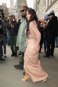 kim-kardashian-and-kanye-west-leaves-hotel-in-new-york-city-02-05-2020-11.jpg.41368a747c635deccc34d237ebe6f201
