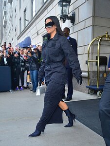 kim-kardashian-out-in-new-york-city-11-01-2021-1.jpg.dd2cbb10847ffac5a42b700fd4898ff1