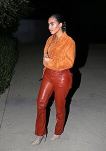 kim-kardashian-in-leather-and-suede-malibu-08-31-2020-4.jpg.953bc74c3a3512a51b32d4f61ade3f6e