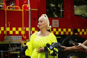 katy-perry-fight-on-concert-for-firefighters-and-bushfire-victims-in-bright-6.jpg.ddddc0694a1560772d63935a2973e37d