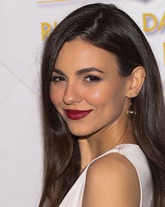 victoria-justice-at-darren-and-richie-s-oscar-party-in-los-angeles-03-10-2023-0.jpg.91a3c15698fc5d32c6f19d155731fb38