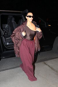 kim-kardashian-out-for-dinner-in-nyc-11-03-2021-12.jpg.1d01e94dc7b08c252728573fcdbad9ef