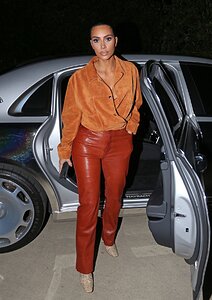 kim-kardashian-in-leather-and-suede-malibu-08-31-2020-2.jpg.b6e8a884e8e09f02ffd706752aa641bb