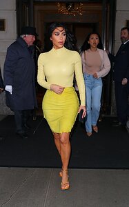 kim-kardashian-outside-good-morning-america-in-new-york-02-05-2020-12.jpg.f5abb612b347ab4a06462c70587d3f4d