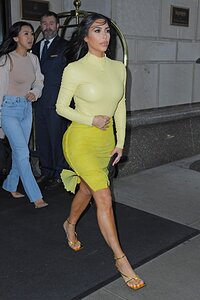 kim-kardashian-outside-good-morning-america-in-new-york-02-05-2020-2.jpg.805f196cd28a8f3baf91e15c4618d59e